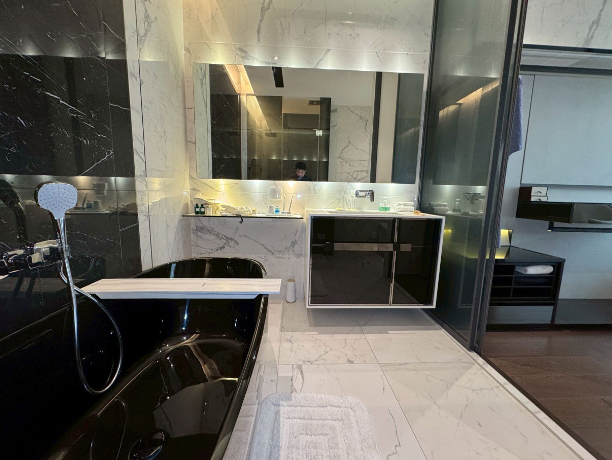 รูป The Bangkok Thonglor 2 bedrooms NICE DECORATION READY TO MOVE IN - รูปที่ 9/11
