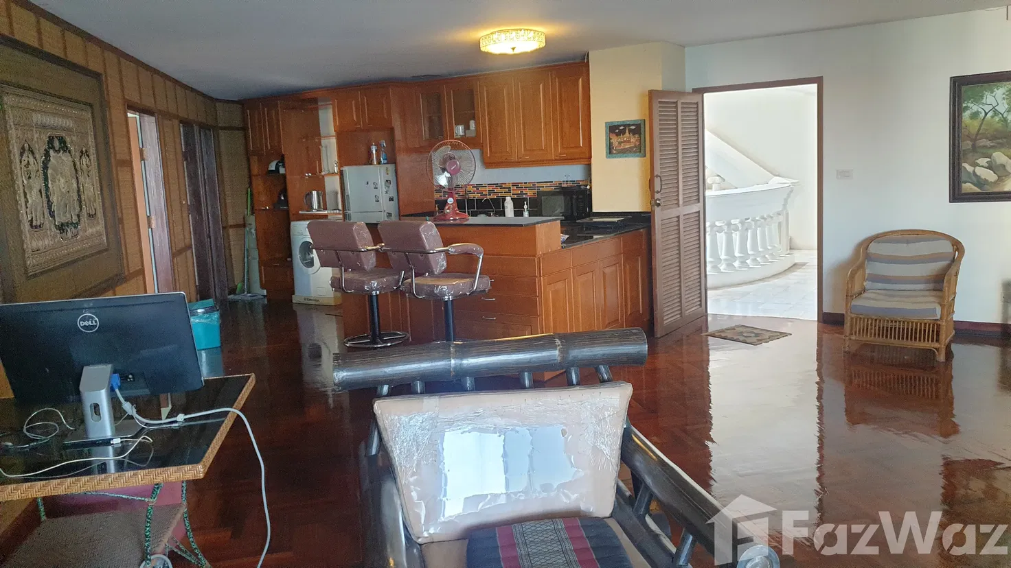 picture Spacious beachfront condo for sale - 4/12