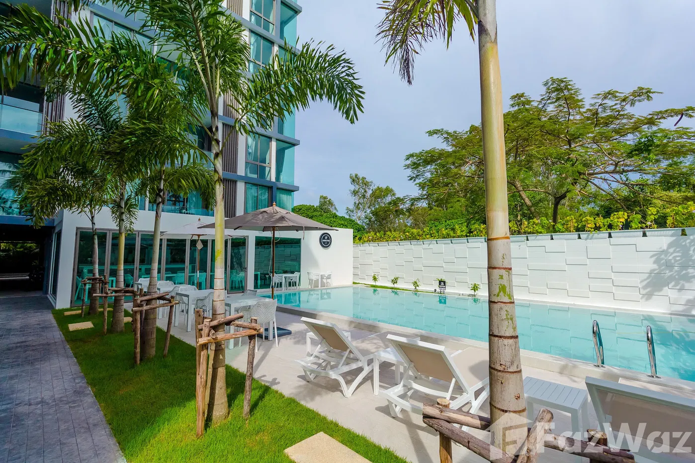 picture Foreign Freehold Spacious Apartment Near Laguna - 2/14