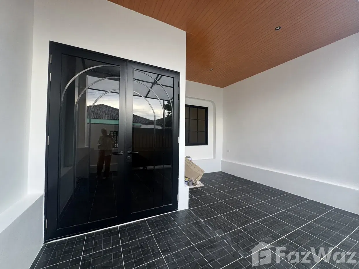picture Renovated 3BR Semi-Detached House in Prime Chalong Location - 2/24