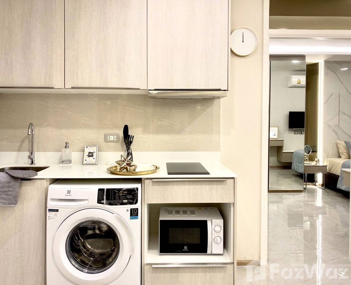 picture Live the High Life in This 2-Bedroom Bangkok Condo! - 10/14
