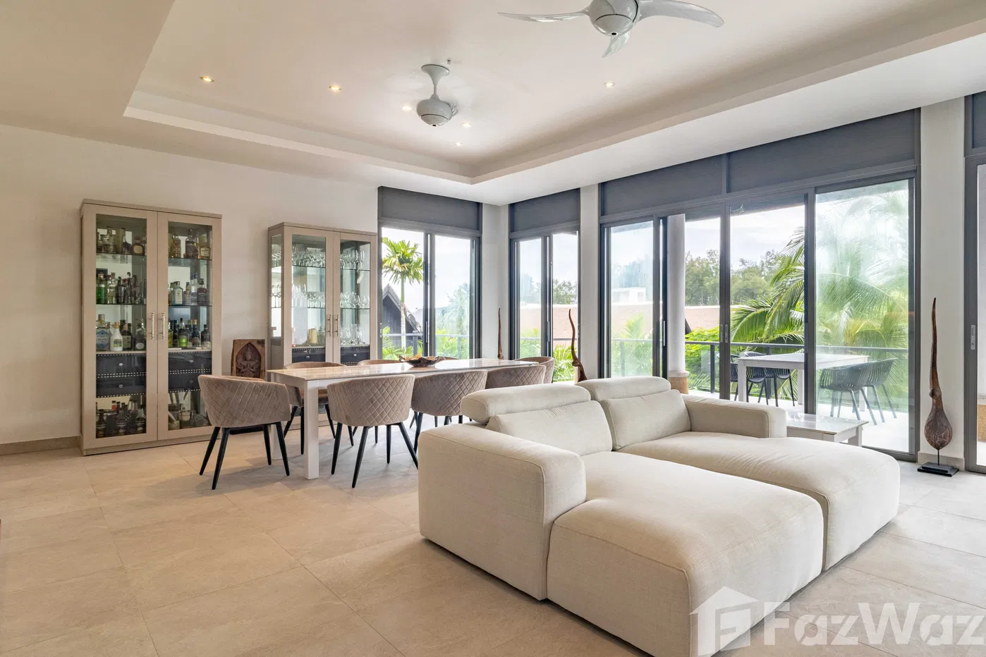 picture Stunning beachfront penthouse with a private pool and 3 bed - 14/35