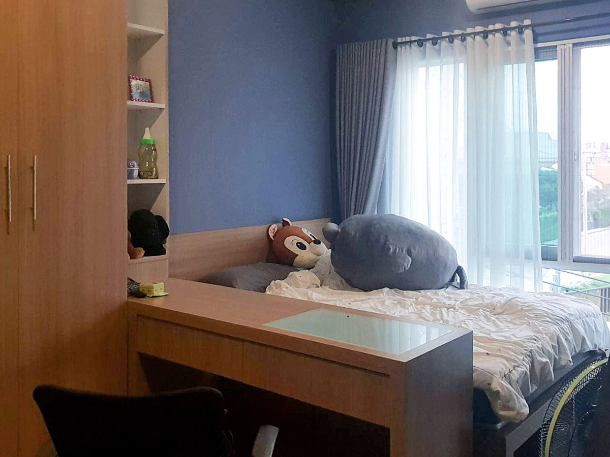 picture Rare Corner Unit in a Quiet Cul-de-Sac!  3-Storey Townhome at Bless Town Srinakarin-Namdang Land size: 19.38 sq.wah | Only 10 mins to Mega Bangna! - 10/10