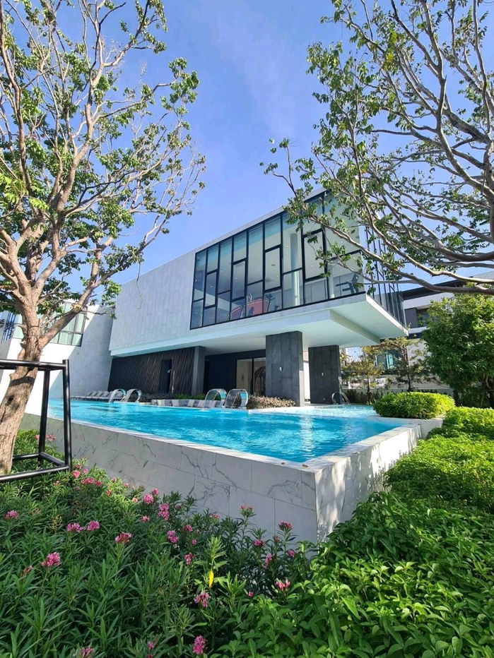 picture For Rent: 3-Storey Detached Private Pool Villa, Super Luxury Level, in the Liab Duan–Ramintra Area. - 2/31