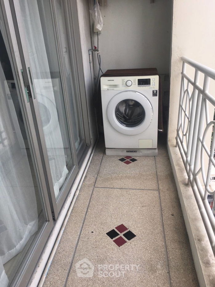 picture 1-BR Condo at Asoke Place near MRT Sukhumvit (ID 1332953) - 10/12