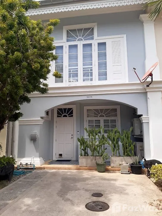 Houses for sale : Modern, Fully Renovated Marina Townhouse For Sale / Rent 5363239