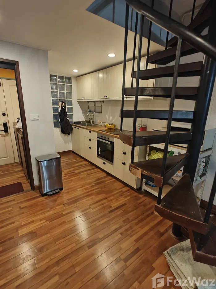 picture Large Two bedroom Duplex Excellent Value - 2/19