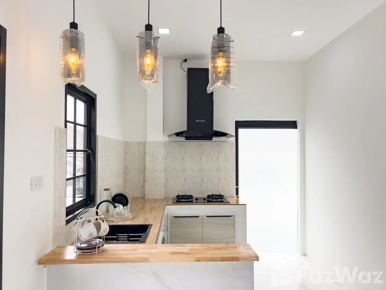 picture Detached 3-Bedroom Renovated Corner Unit in Neramit 3 - 12/16
