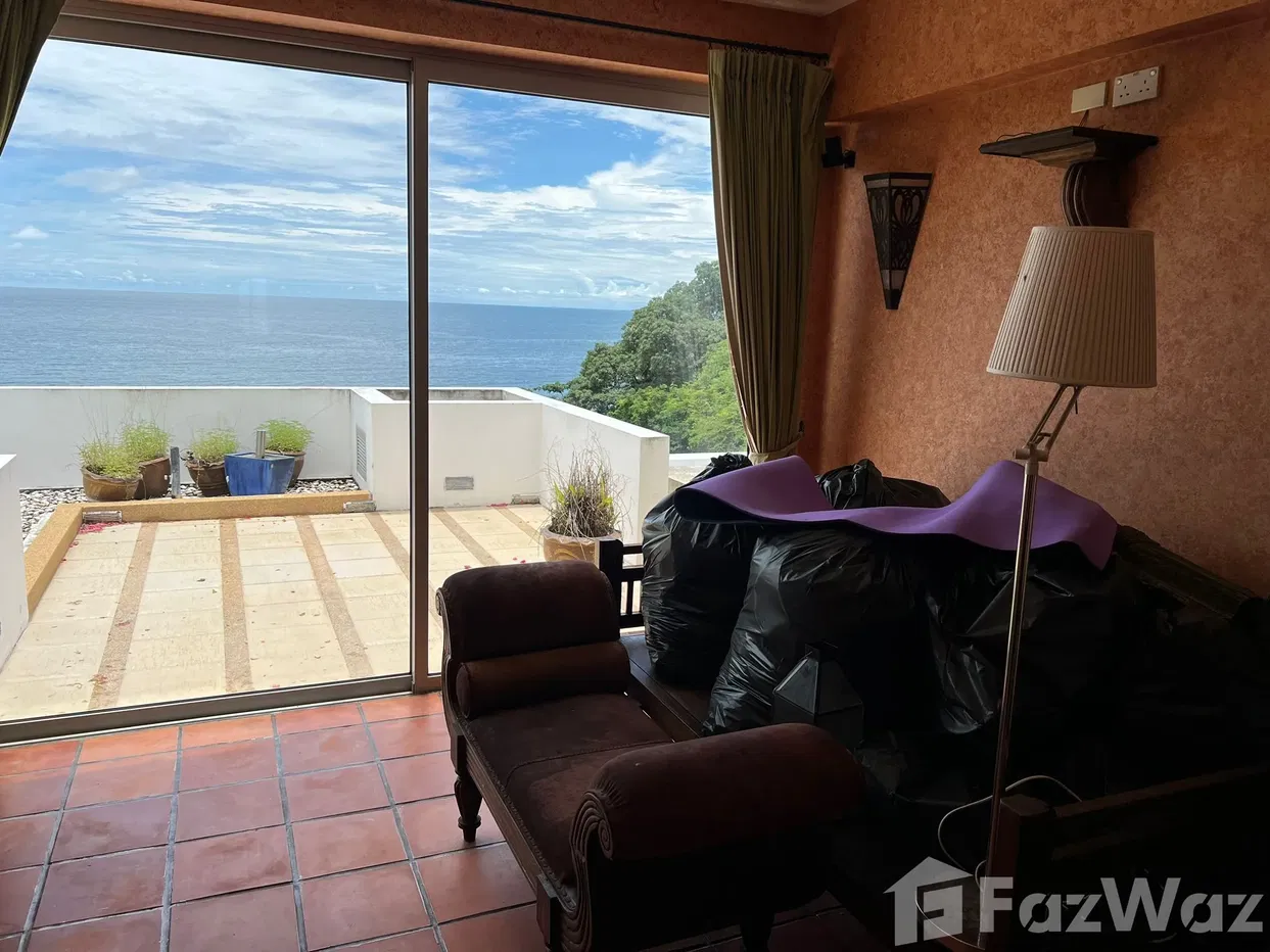 picture Stunning 2 Bed + Study Seaview Freehold Condo - 6/24