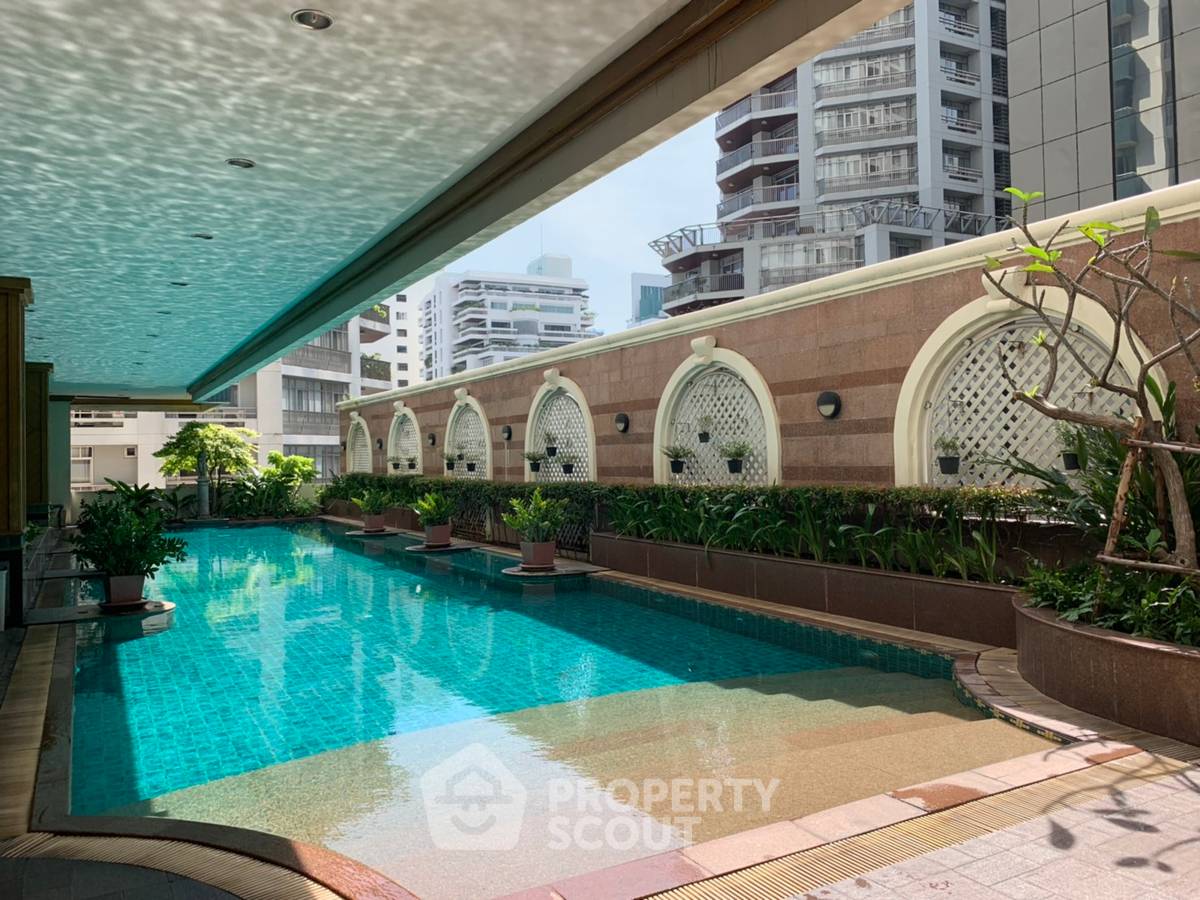 picture 2-BR Condo at Asoke Place near MRT Sukhumvit (ID 883327) - 2/9