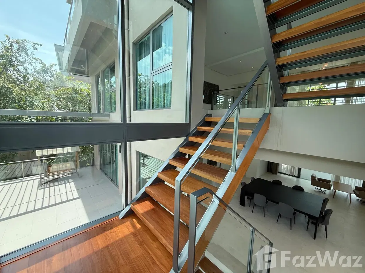 picture Exceptional 4-Storey Villa at Black Mountain Golf Resort - 28/83