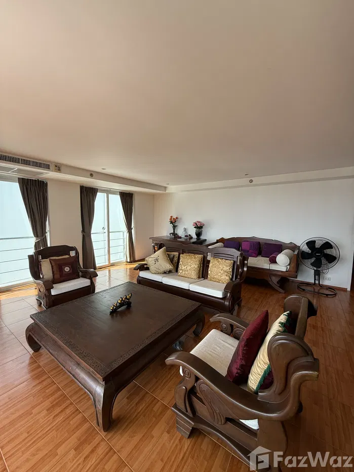 picture Spacious 3 bedroom apartment with seaview - 3/16