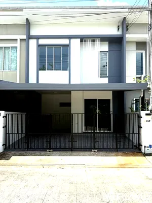 Townhouses for sale Super Cheap Market : Fully renovated townhouse in Phuket, Ratsada-Samkong