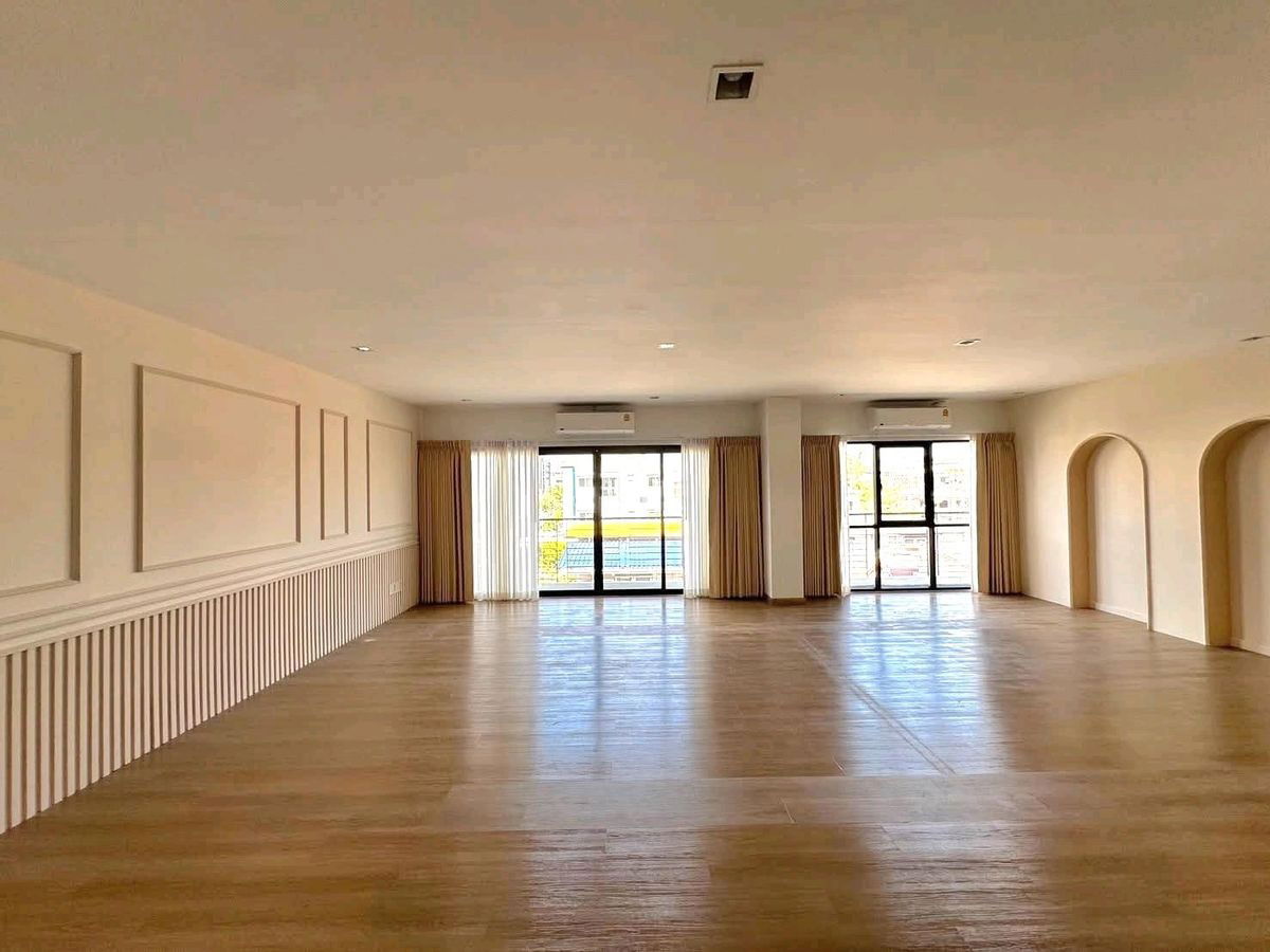 picture For Rent: 3-Storey Office Building / Home Office, Rama 9 Area, near The Nine Rama 9. - 10/15