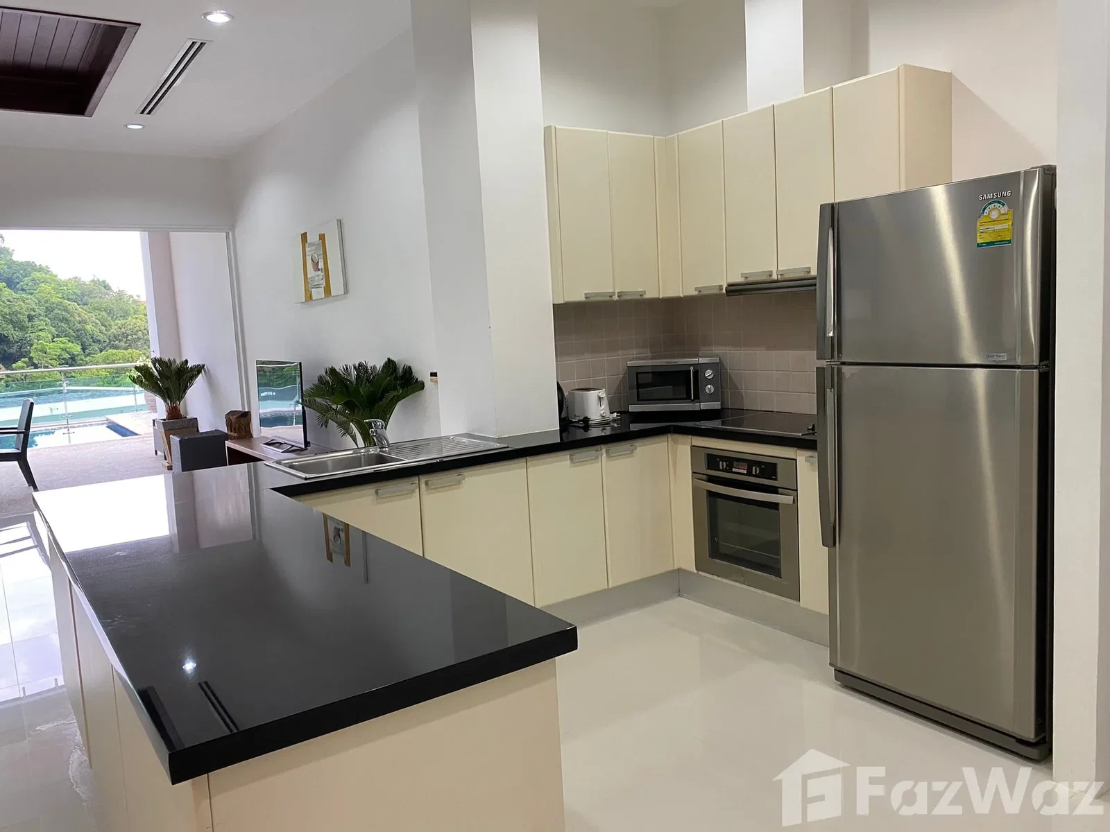 3 Bedrooms Sea View Condo 1168940