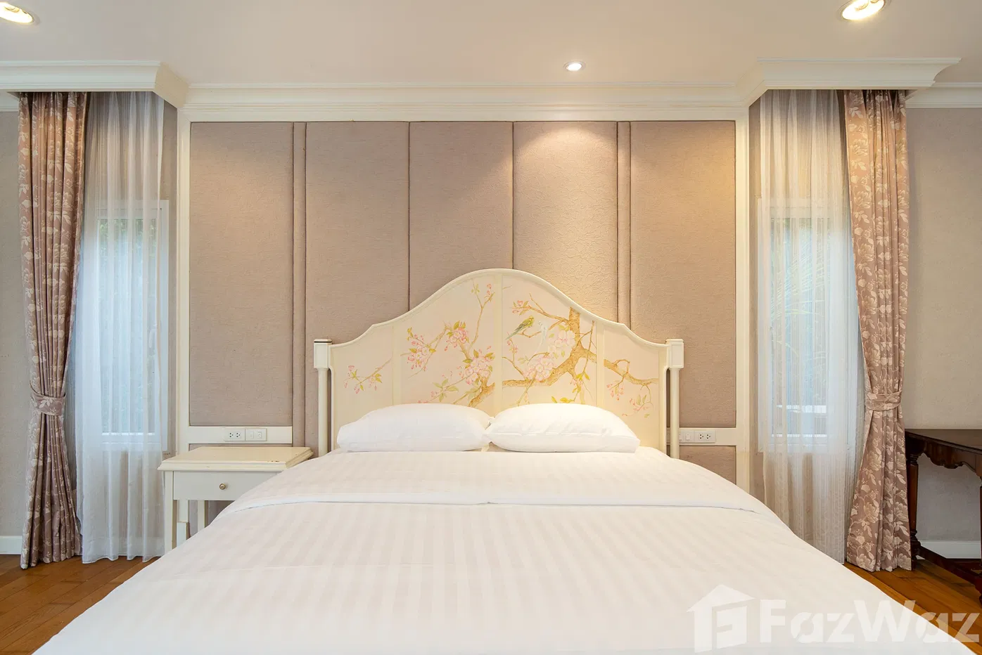 picture Luxury Vintage 3BR Villa with Pool, Garden & Bathtubs - 60/68