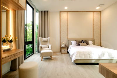 เช่าบ้านเดี่ยว ม.นานาชาติแสตมฟอร์ด : บ้านหรูให้เช่า Vive Krungthep Kreetha 4 ห้องนอน 5 ห้องน้ำ มีลิฟต์ส่วนตัว
