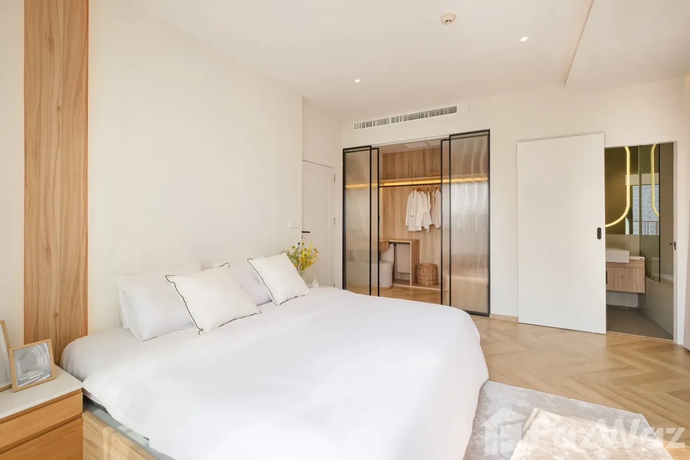 picture 2 Bedroom Condo for sale at Noble Reveal - 13/19