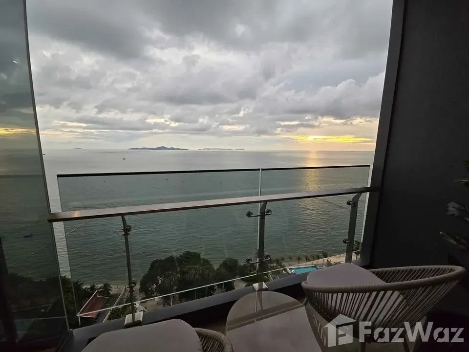 picture Super Luxury Beachfront Condo 5549445 - 13/15