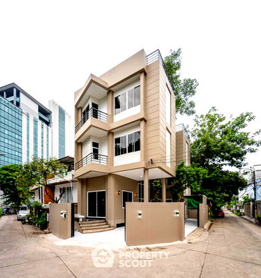 บ้านเดี่ยว เขตจตุจักร : บ้าน 5-ห้องนอน ใกล้ BTS หมอชิต (ID 2251804)