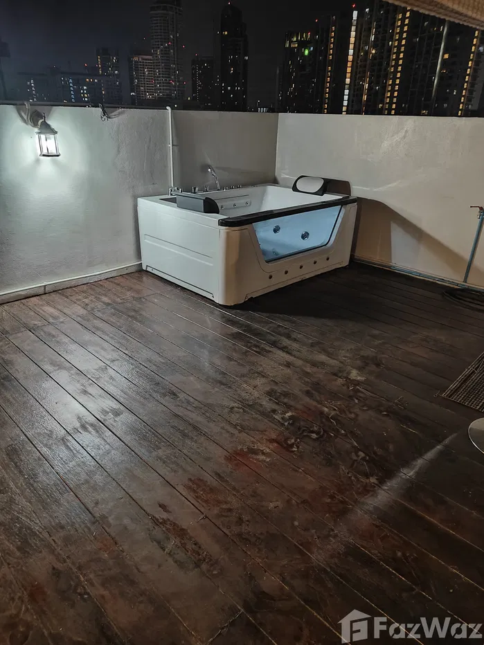 picture Large Two bedroom Duplex Excellent Value - 5/19