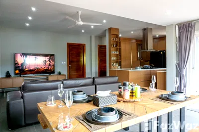 Houses for sale Wiset Road Phuket : 4 Bedroom House for sale in Rawai, Phuket