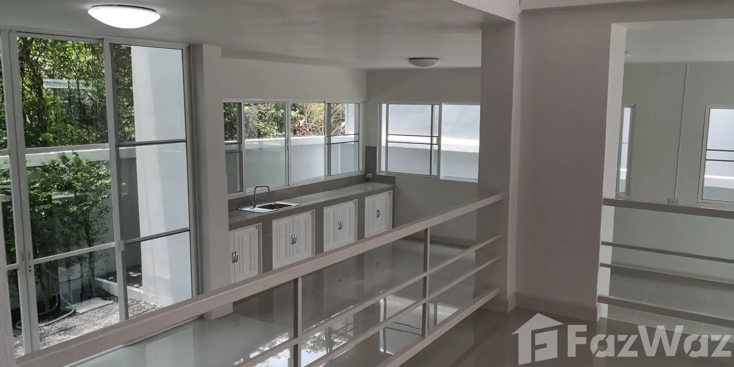 picture 4 Bedroom House for sale in Saen Saep, Bangkok - 42/51