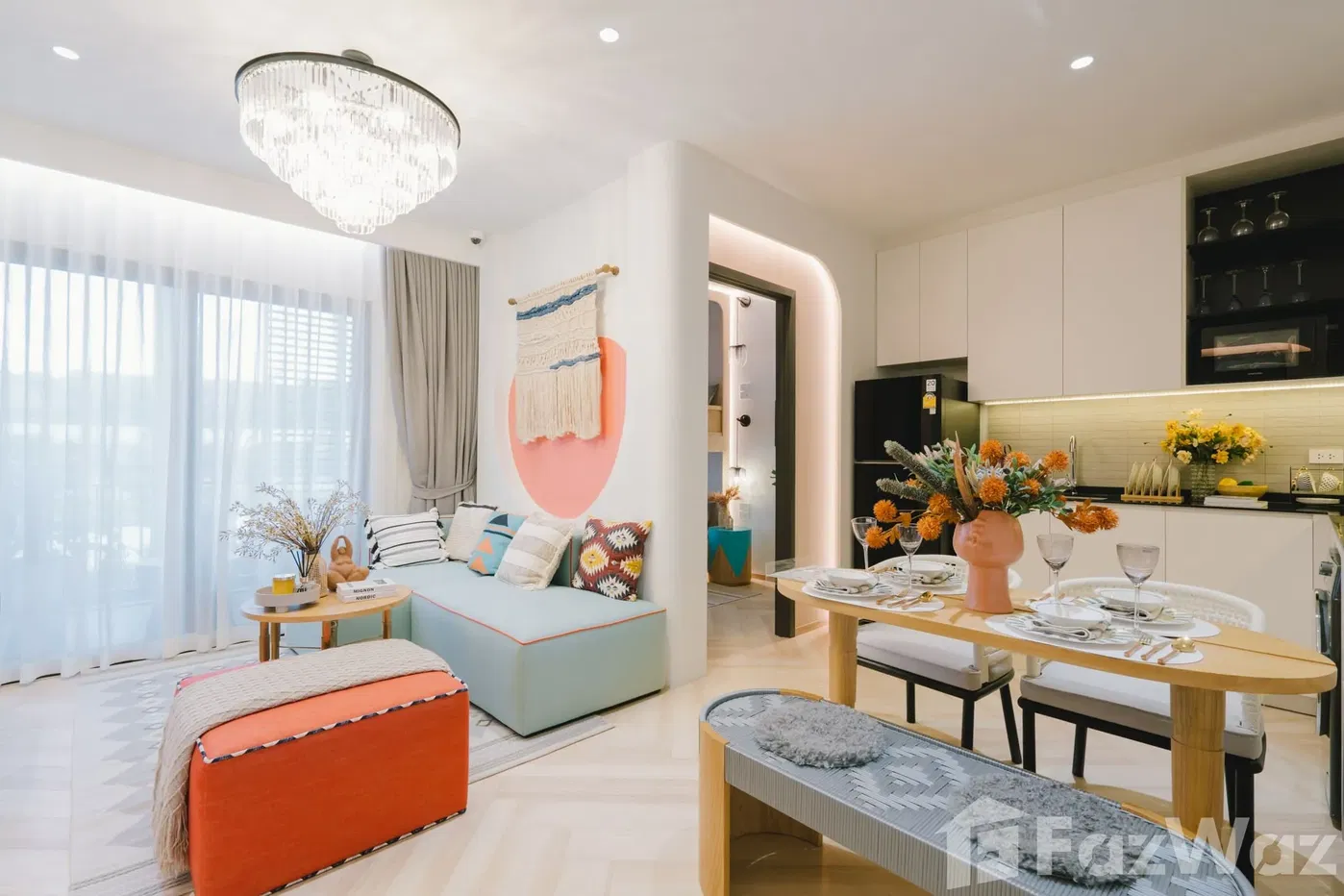 picture 1 bedroom plus Title Legendary - 2/5