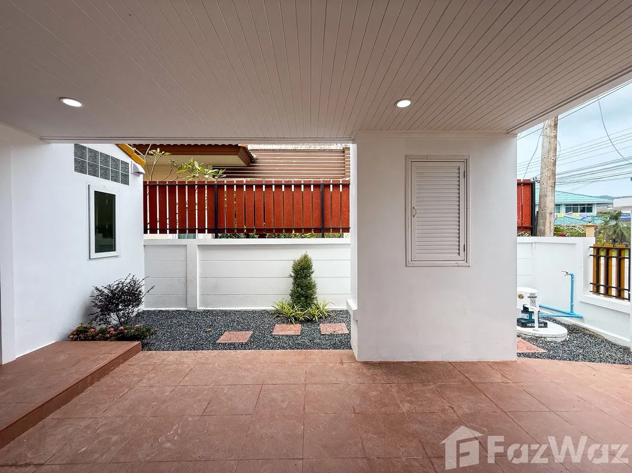 picture Newly Renovated House - 3/20
