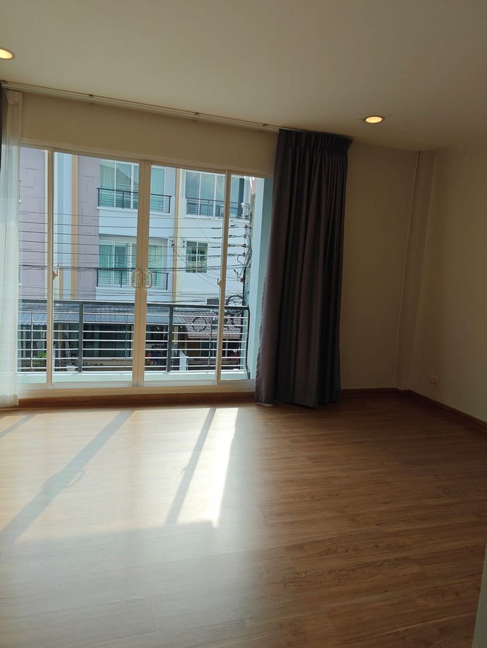picture #R5698 🎉 130868 House for rent Baan Klang Muang Nakniwat 34 - 11/19