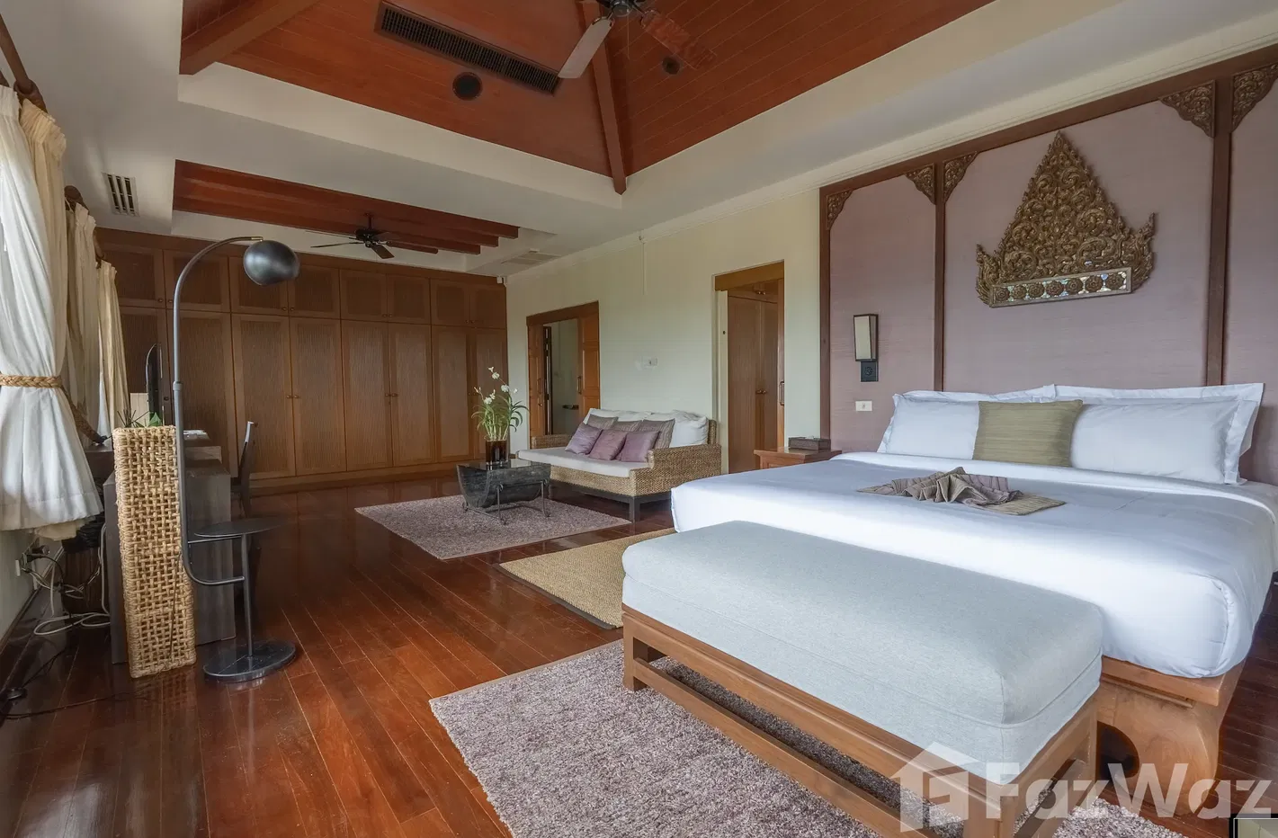 picture 5 Bedroom villa at Lakewood - 6/26