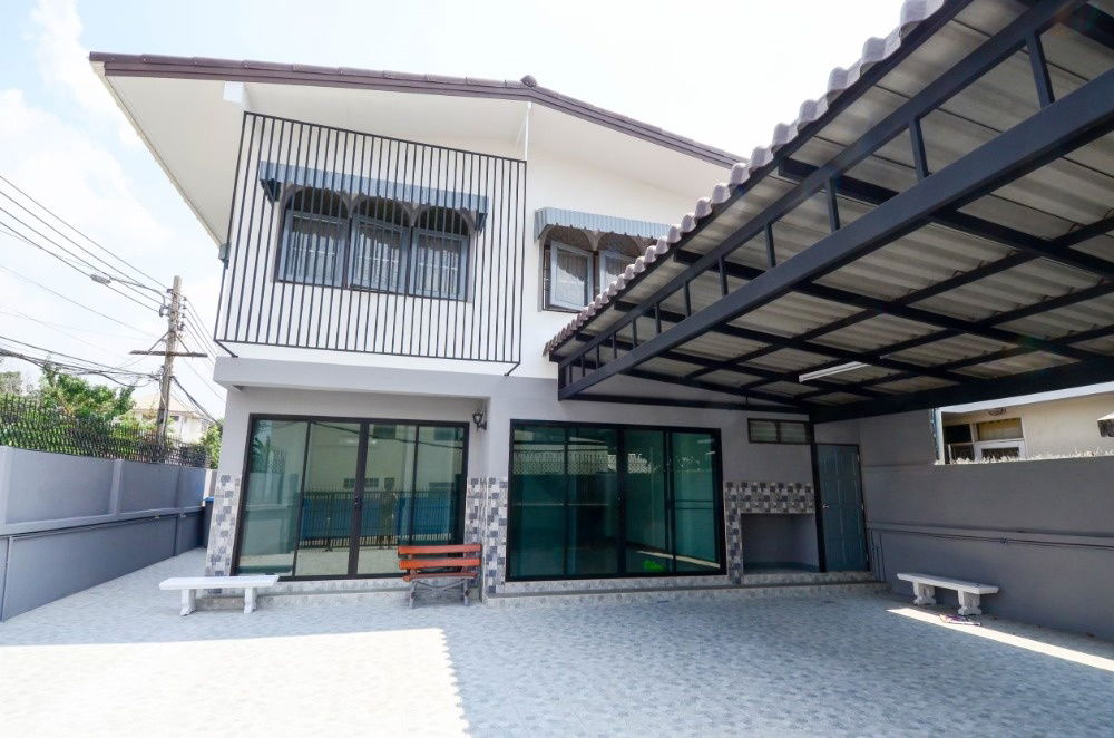 picture Home office for rent, Chokchai 4, easy to travel, in the city center, suitable for living or office use. - 2/8