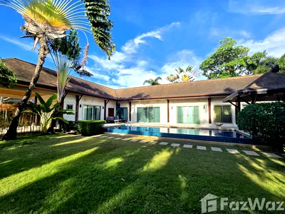 Houses for sale Wiset Road Phuket : 3 bedrooms pool villa oriental style in Rawai