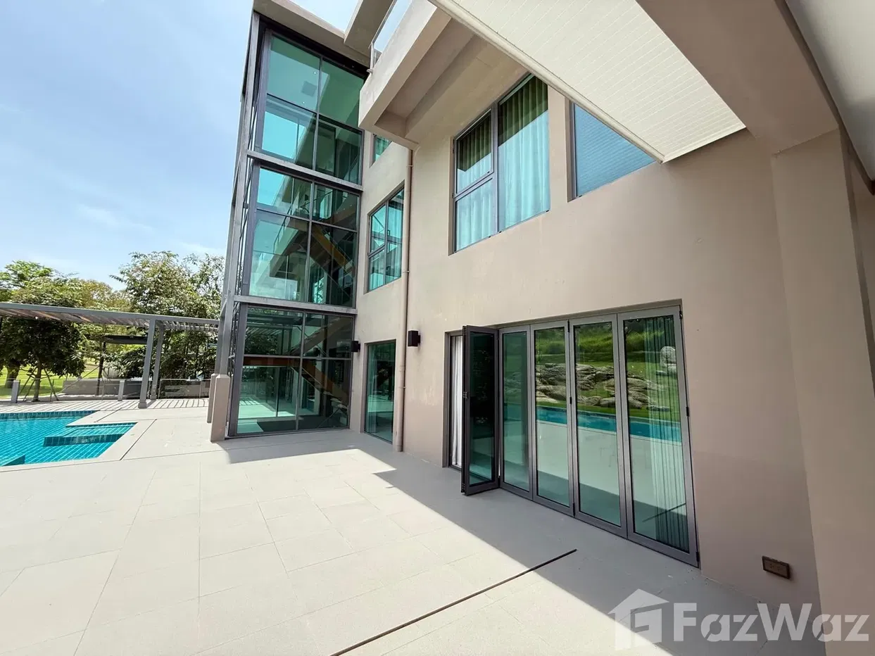 picture Exceptional 4-Storey Villa at Black Mountain Golf Resort - 4/83
