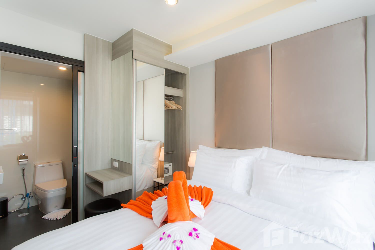 2 Bedroom Condo for sale at 6th Avenue Surin  13509 - image 4