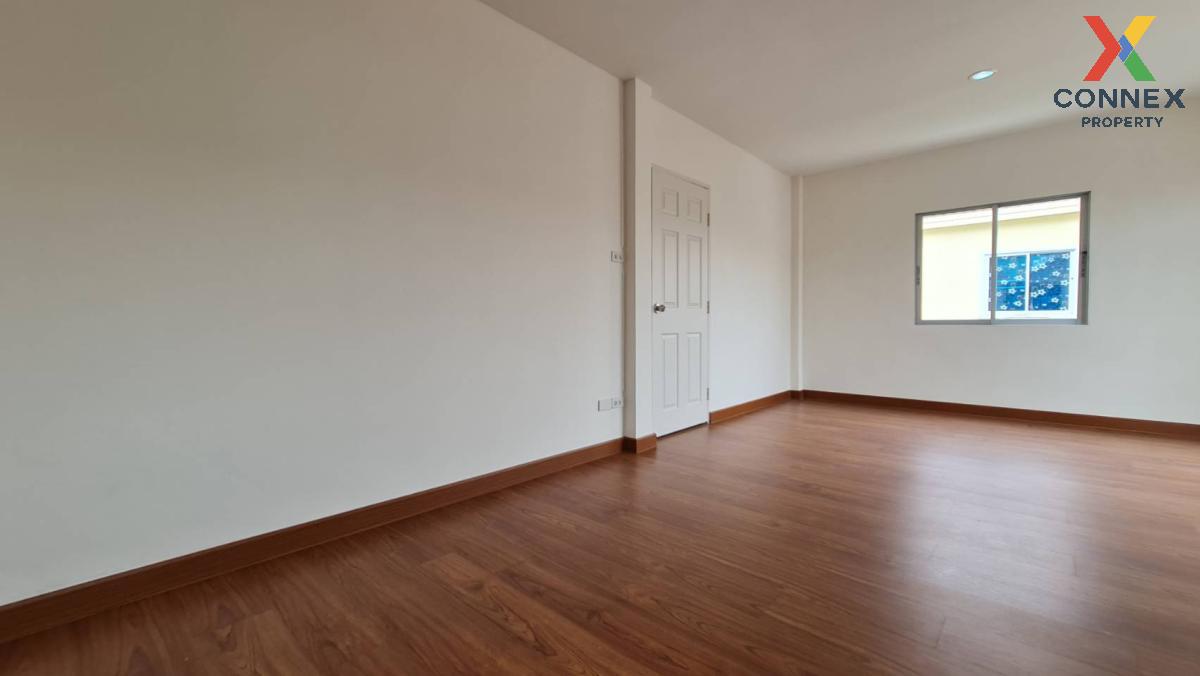 picture For Sale Townhouse/Townhome  , Park Village 4 Sarasas - Ratchapruek , corner unit , newly renovated , Khlong Phra Udom , Lat Lum Kaeo , Pathum Thani , CX-127993 ✅ Live chat with us ADD LINE @connexproperty ✅  - 9/12