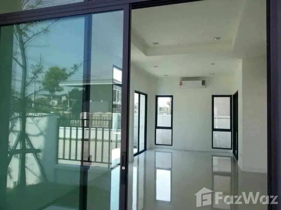 รูป ขาย บ้านเดี่ยว 3 ห้องนอน ในโครงการ Aura Ramkhamhaeng 94 - รูปที่ 3/8
