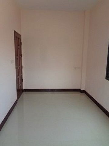 picture FOR SALE  TOWNHOUSE PROPERTY  2168000 BAHT. - 5/8