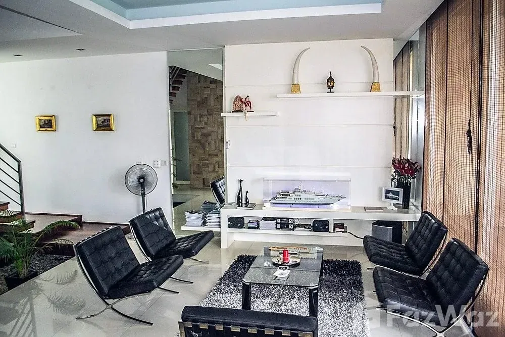 picture 4 Bedroom Villa for sale at The Lantern - 9/30