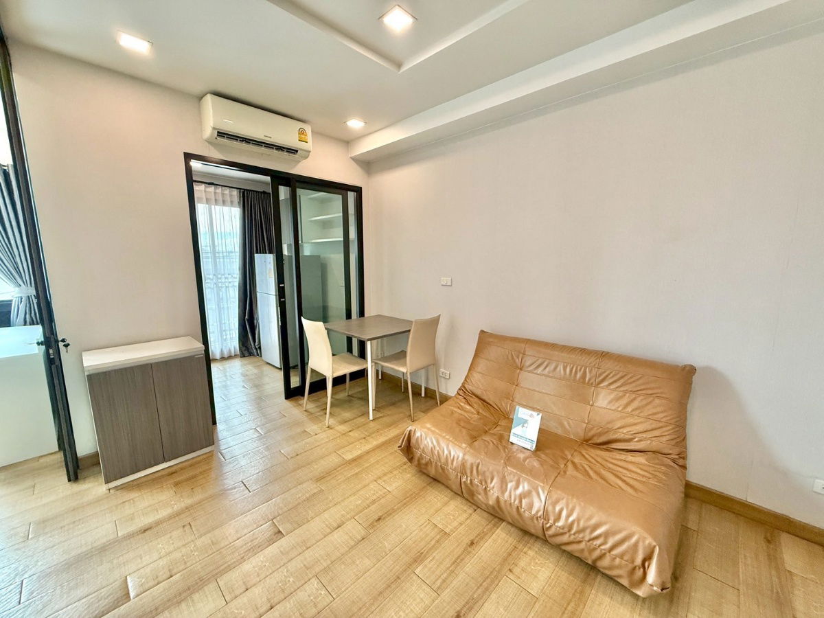 picture 1 bedroom, new building, cheap price, 8,500 baht, 3rd floor, fully furnished, as shown in the picture, nice room, very good value - 6/25