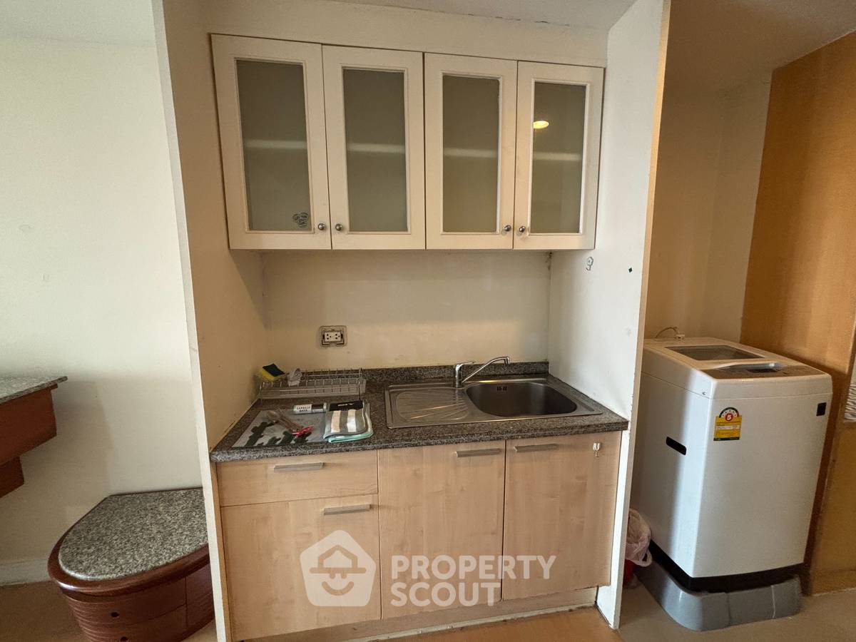 picture 1-BR Condo at The Trendy Condominium near BTS Nana (ID 2053321) - 8/16