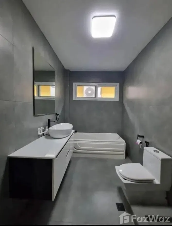picture 3 bedroom 2.5 bathroom for rent and sale - 10/13