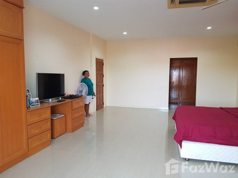 picture 4 Bedroom Villa for sale at Lakeside Court - 44/48