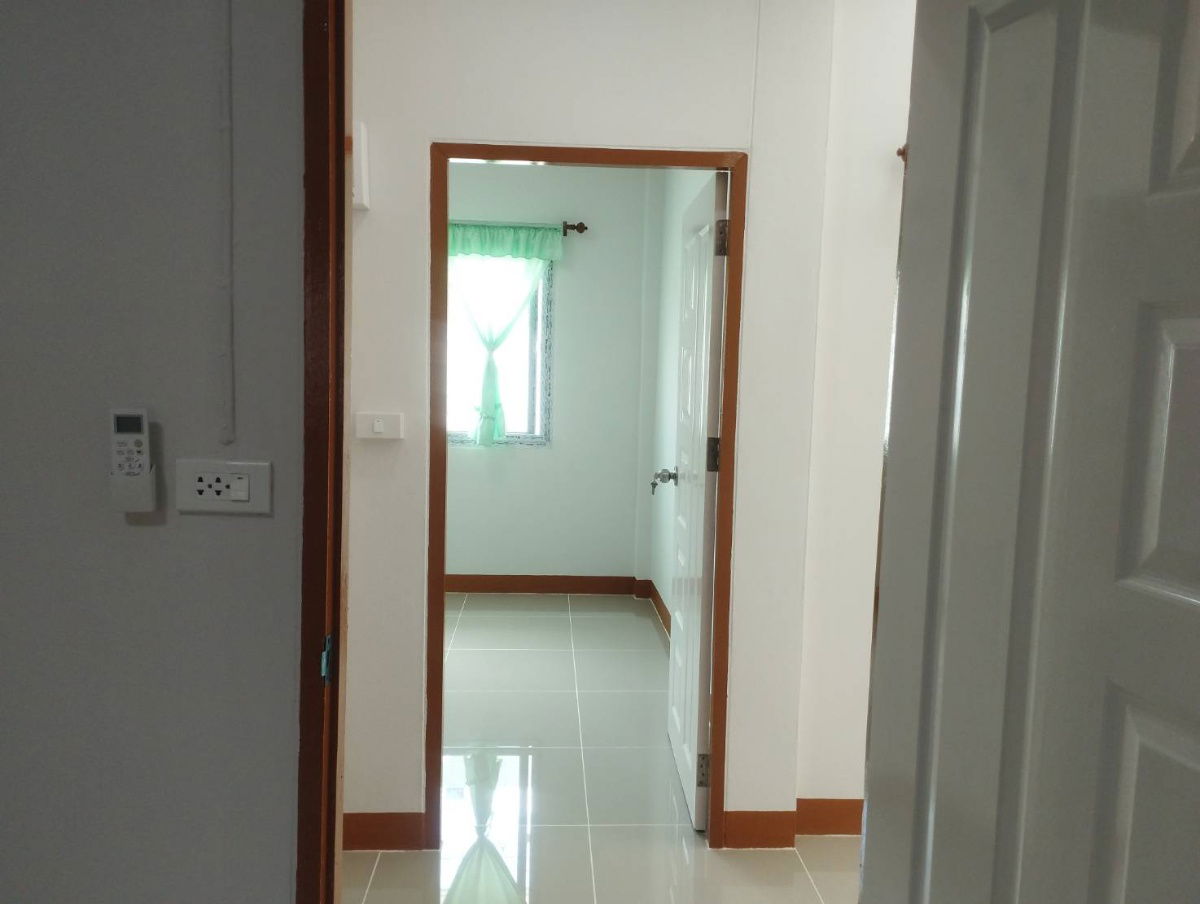 picture Town House near Lamphun Industrial Estate - 8/15