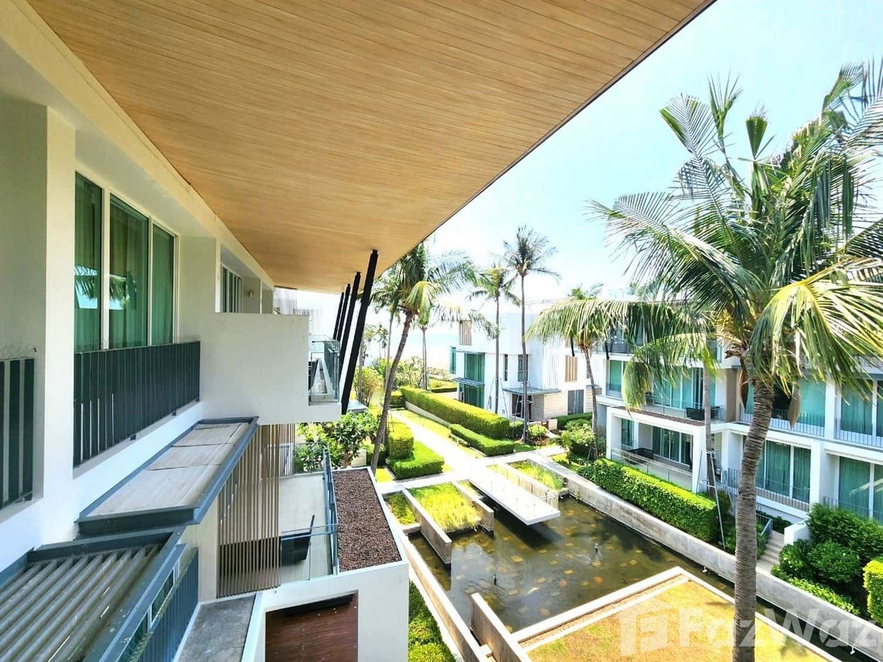 picture Beachfront Condo in Hua Hin at Ocas Condominium (HC284) - 9/26