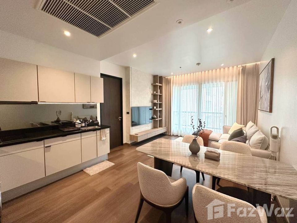 picture Big 1 Bed, 1 bath - 2/12