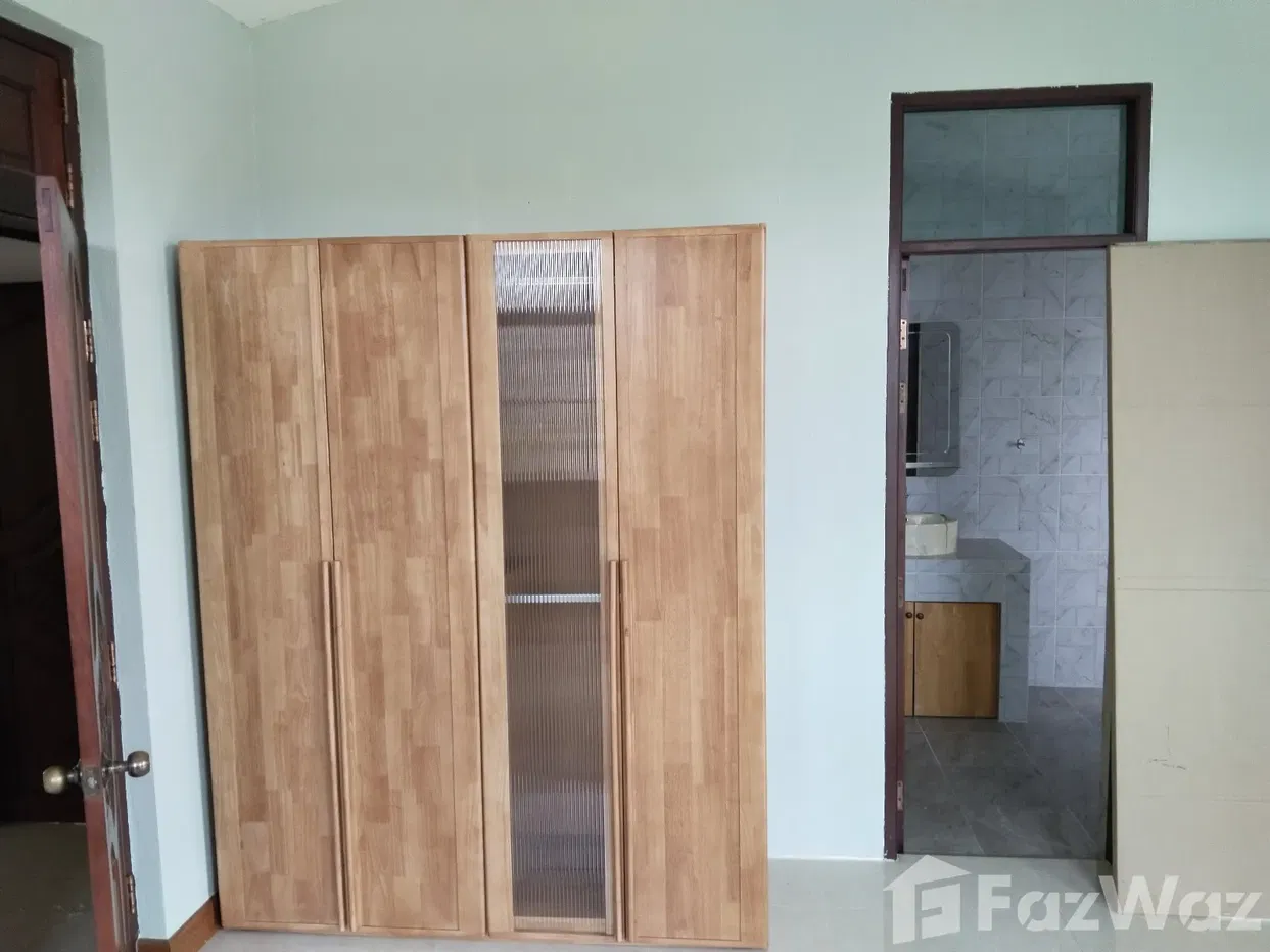 picture reduced! 4 Bedroom Villa at Royal Garden - 35/47