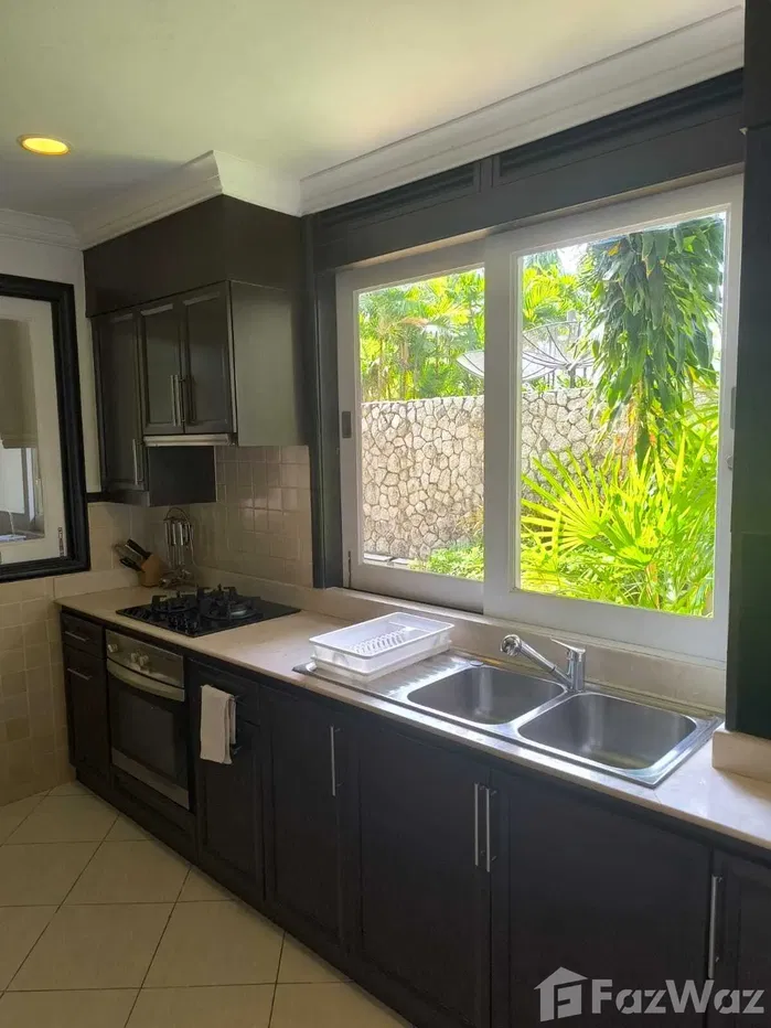 picture Large 3 Bedroom apartment with Beach access - 10/36