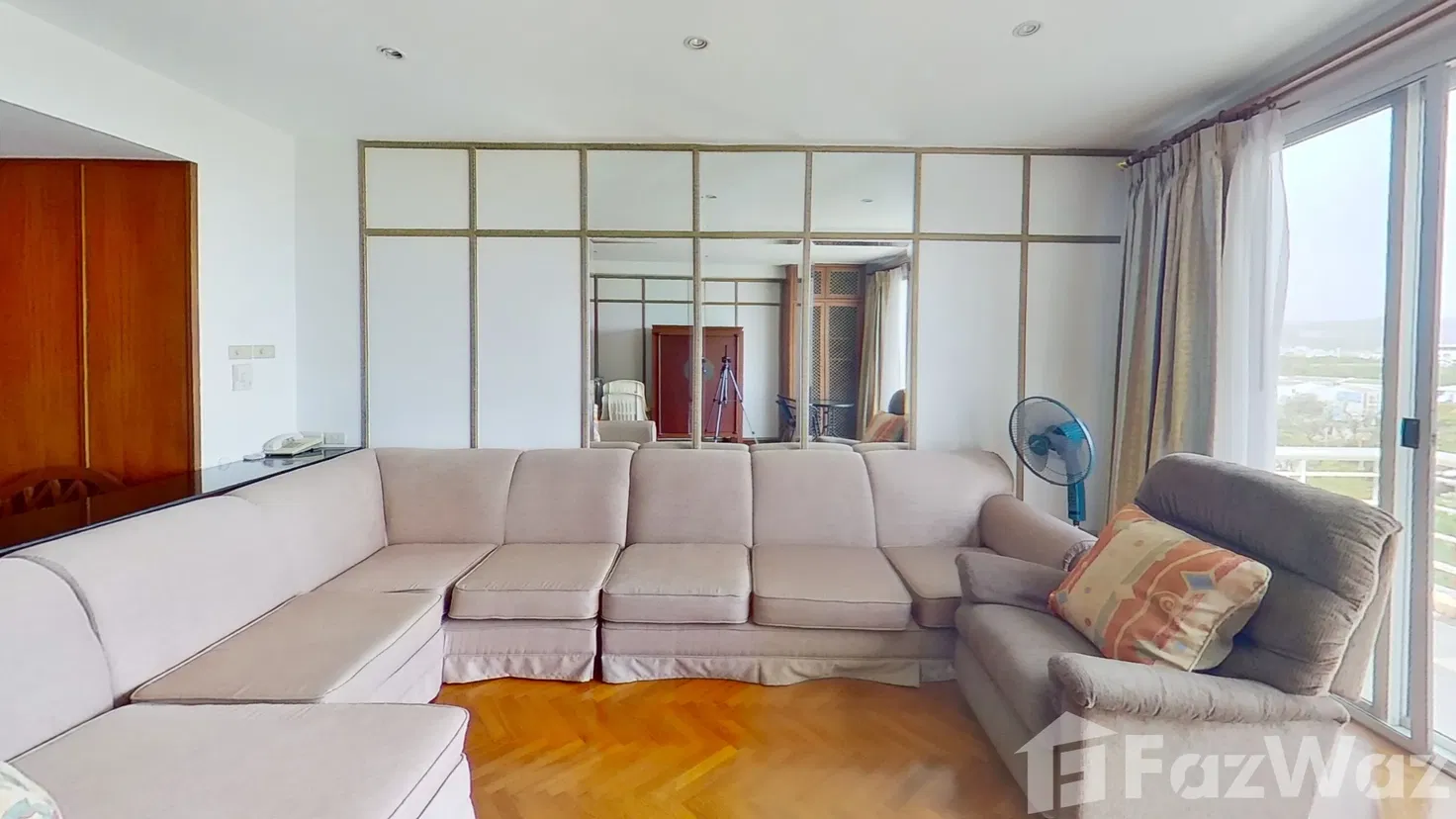 picture Cheap condominium Seaview for sale in centre of Hua Hin - 2/10