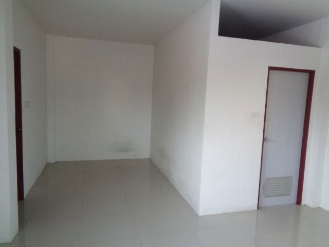 picture FOR SALE  TOWNHOUSE PROPERTY  2380000 BAHT. - 4/8